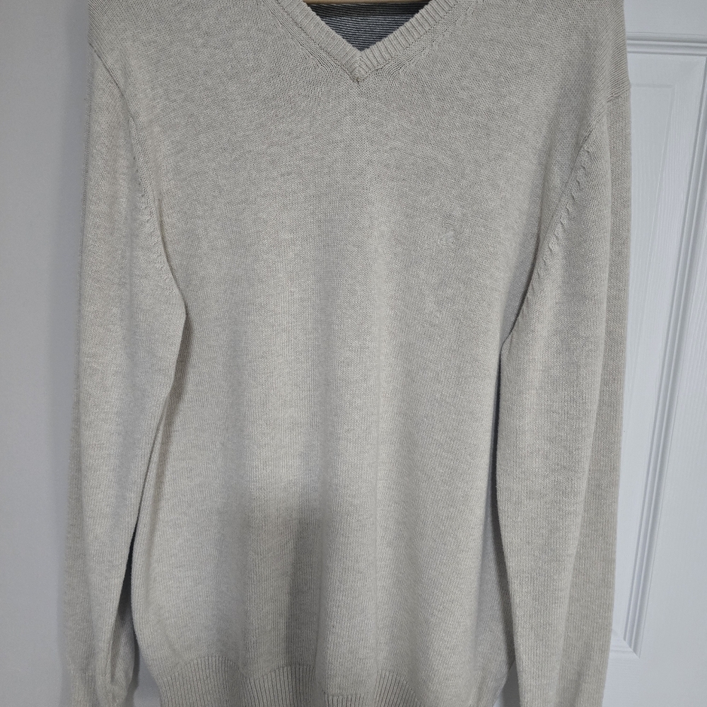 Men's Cream V-Neck Sweater IZOD size XL